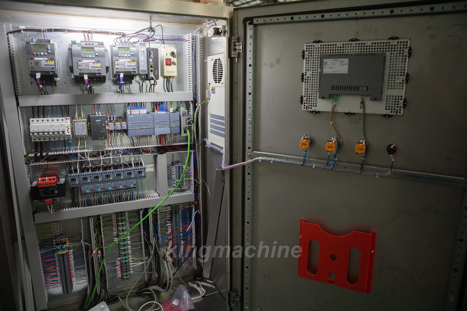 M&aacute;y l&agrave;m đầy v&ocirc; tr&ugrave;ng