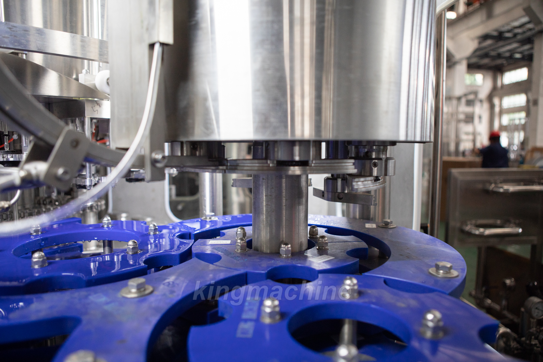 M&aacute;y l&agrave;m đầy v&ocirc; tr&ugrave;ng