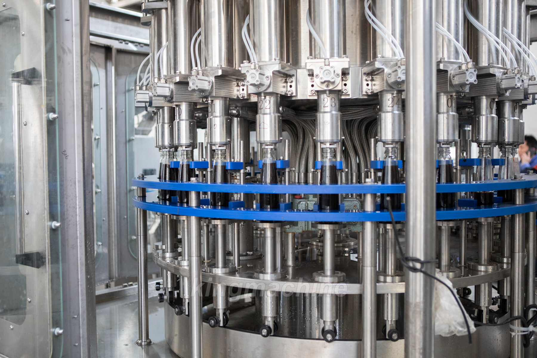 Piston l&agrave;m đầy