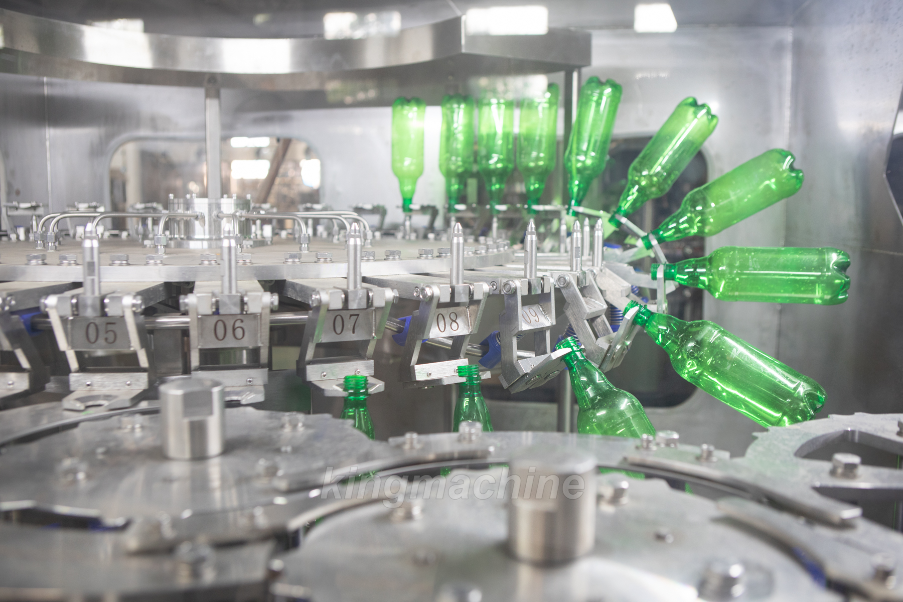 M&aacute;y l&agrave;m đầy v&ocirc; tr&ugrave;ng