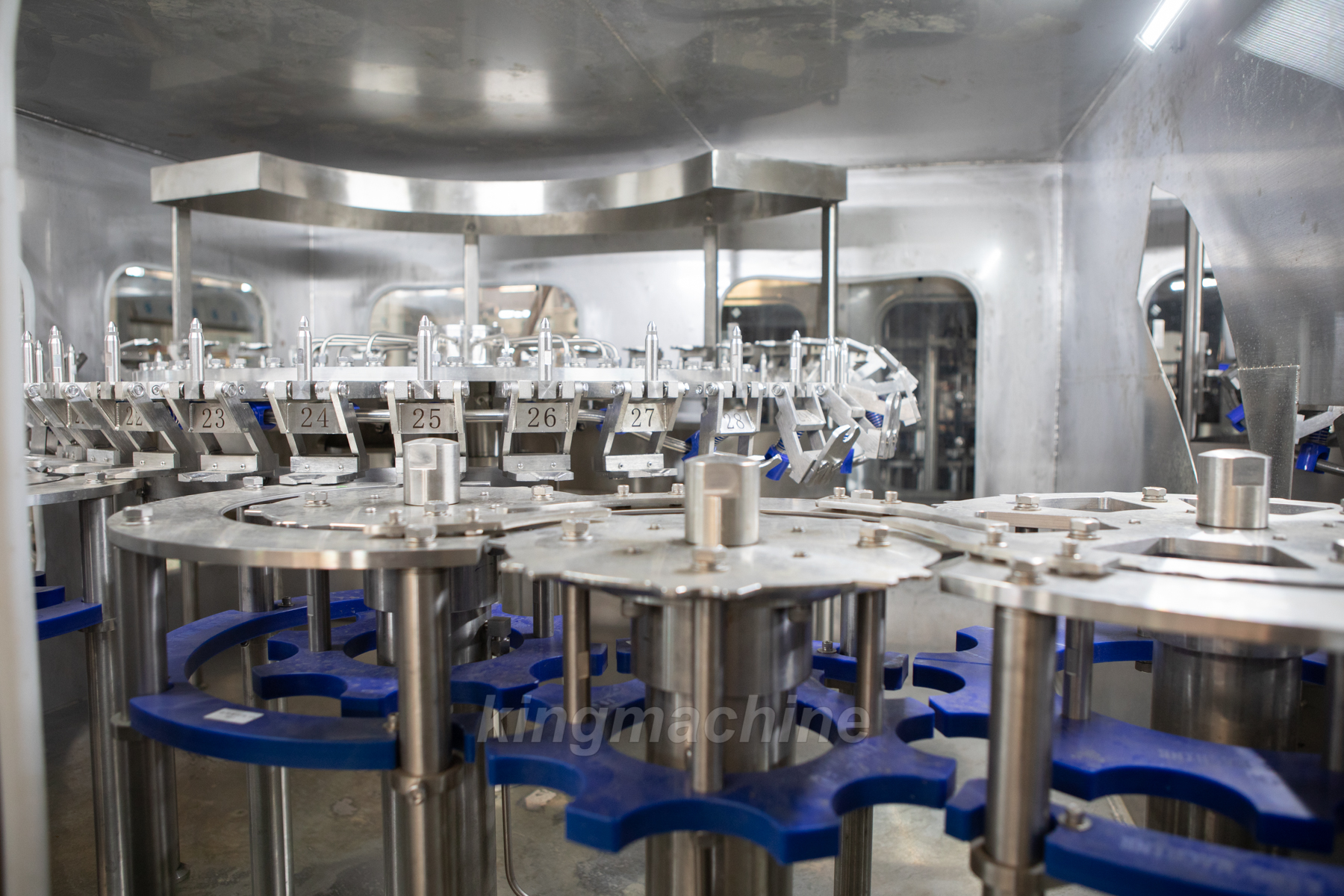 M&aacute;y l&agrave;m đầy v&ocirc; tr&ugrave;ng