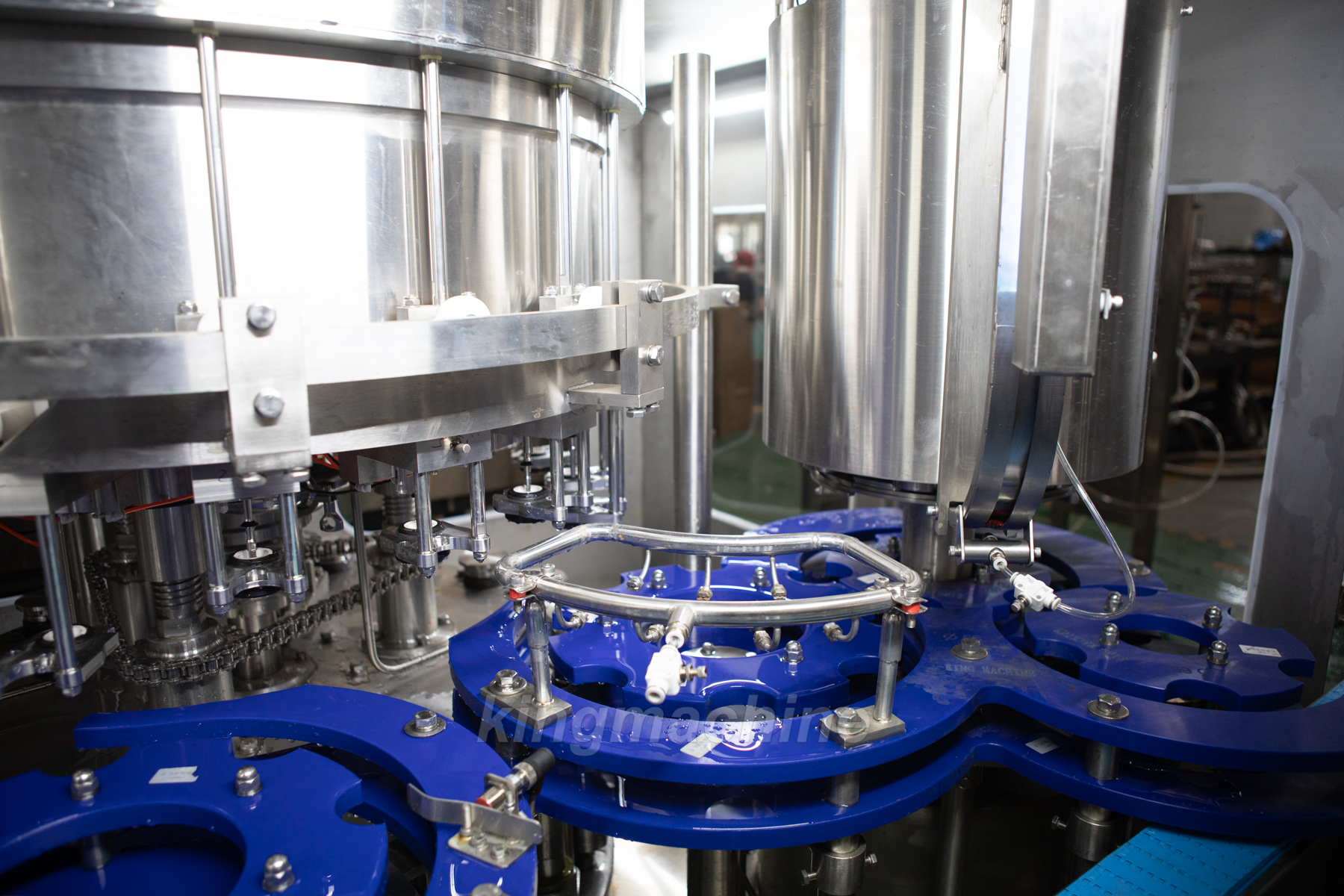 M&aacute;y l&agrave;m đầy v&ocirc; tr&ugrave;ng